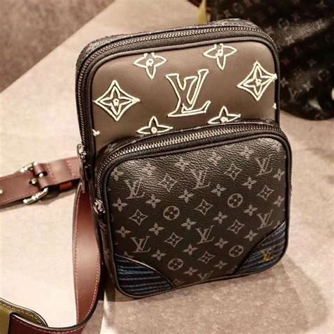 lv sling bag pattern men.